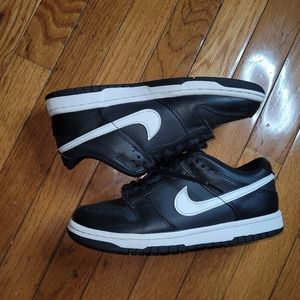 Nike dunks black and white 5.5 GS